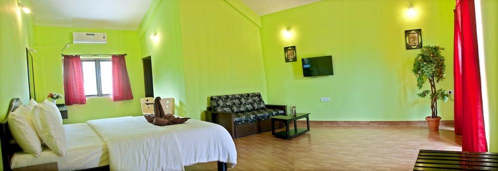Marina Bay Beach Resort Candolim Exterior foto