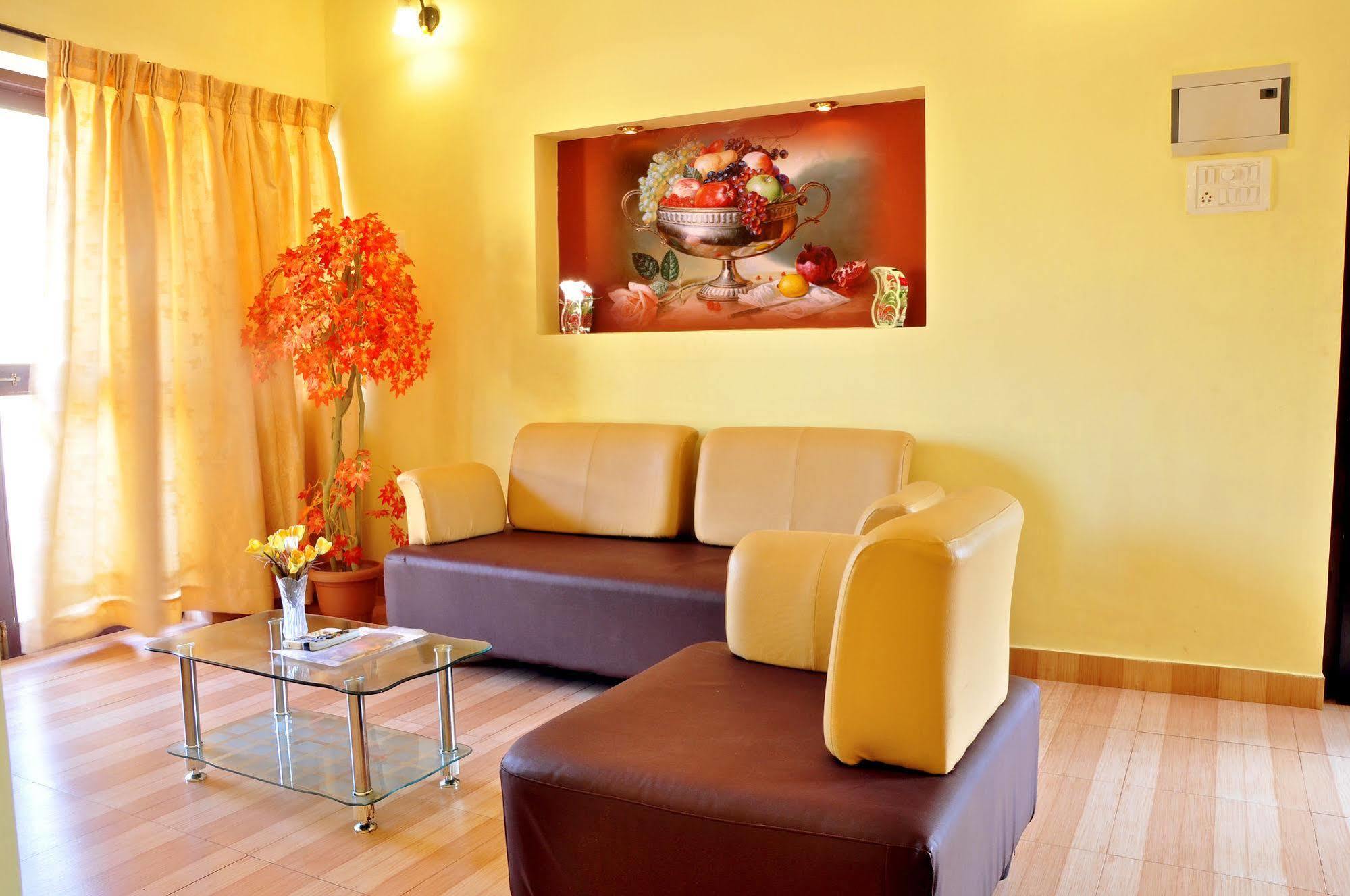 Marina Bay Beach Resort Candolim Exterior foto